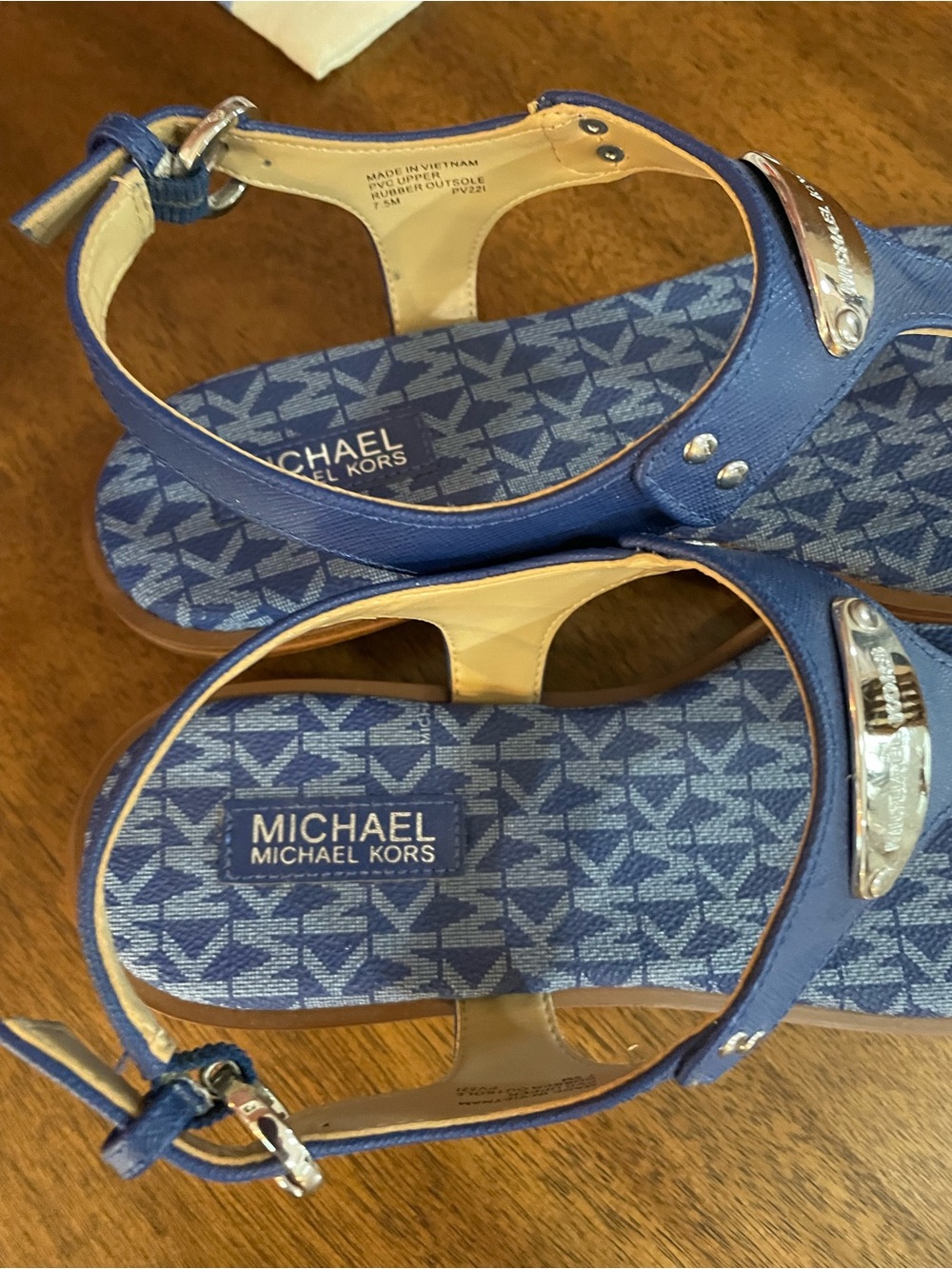 Michael Kors Blue Logo Pattern T-Strap Sandals with Silver Hardware - Picture 3 of 6